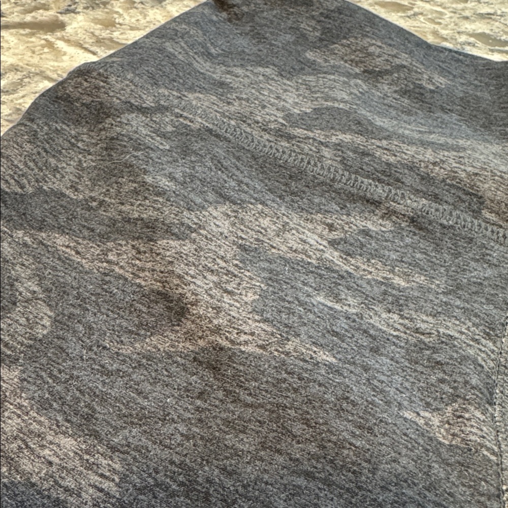 Vuori Clean Elevation Camo Leggings Black Gray Small S - Picture 8 of 13